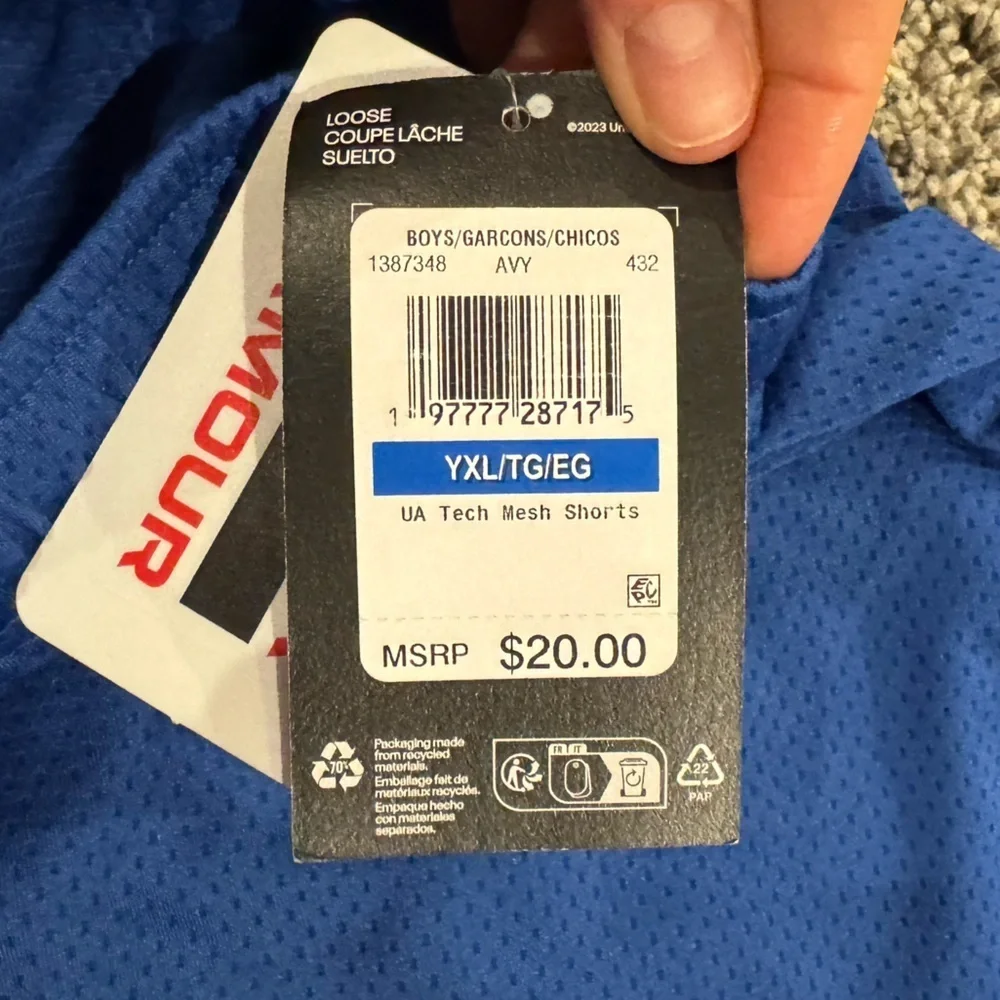 NWT boys Under Armour Athletic Shorts in Royal Blue, size XL.